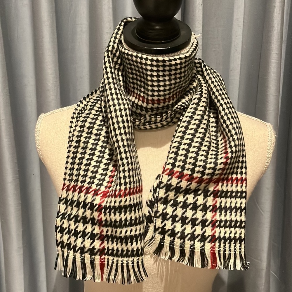 Cashluxe Houndstooth Fashion Scarf, Black & White with Red, Variable pattern